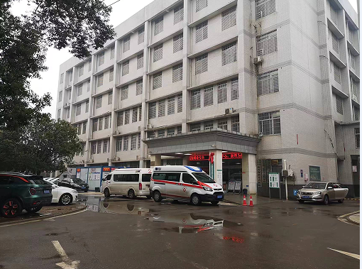 元宵佳节多宝电源工程师免费为客户设备检修